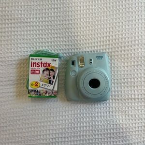 Polaroid Instax Mini 8 - Light blue - With box of film included